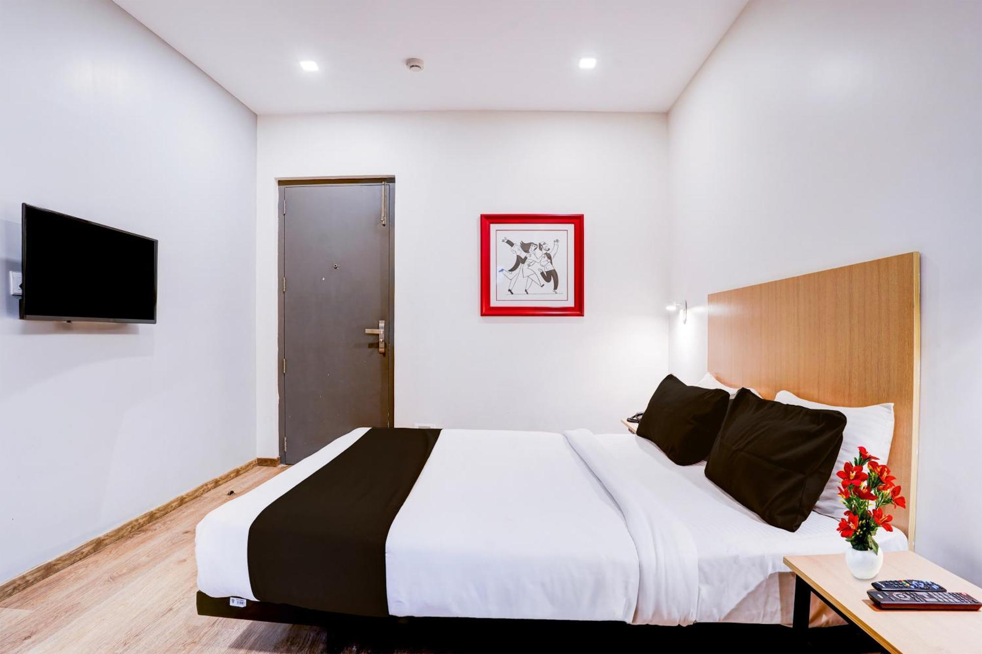 Super Townhouse Ulsoor Near Halasuru Metro Station Бангалор Экстерьер фото