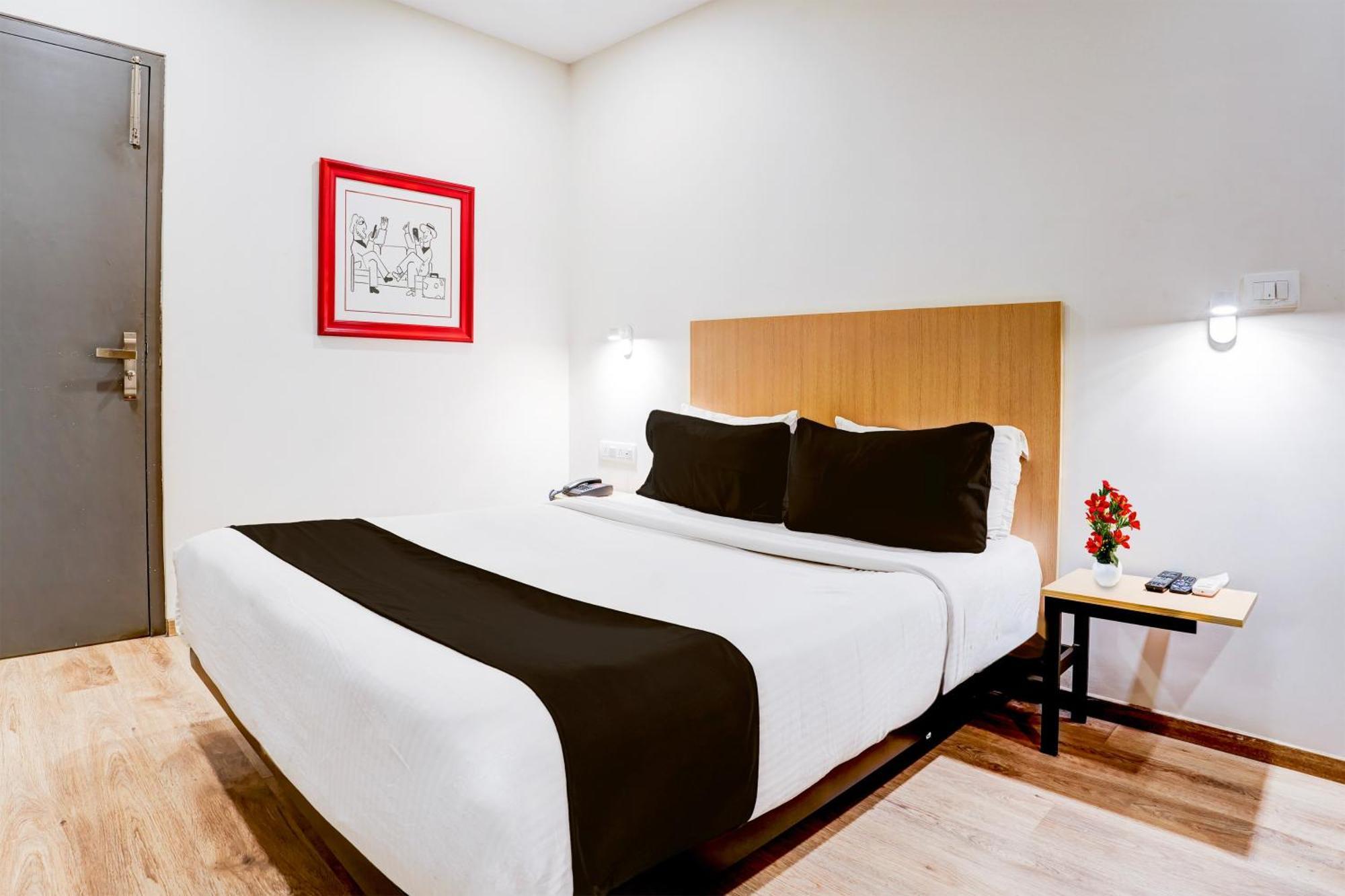 Super Townhouse Ulsoor Near Halasuru Metro Station Бангалор Экстерьер фото