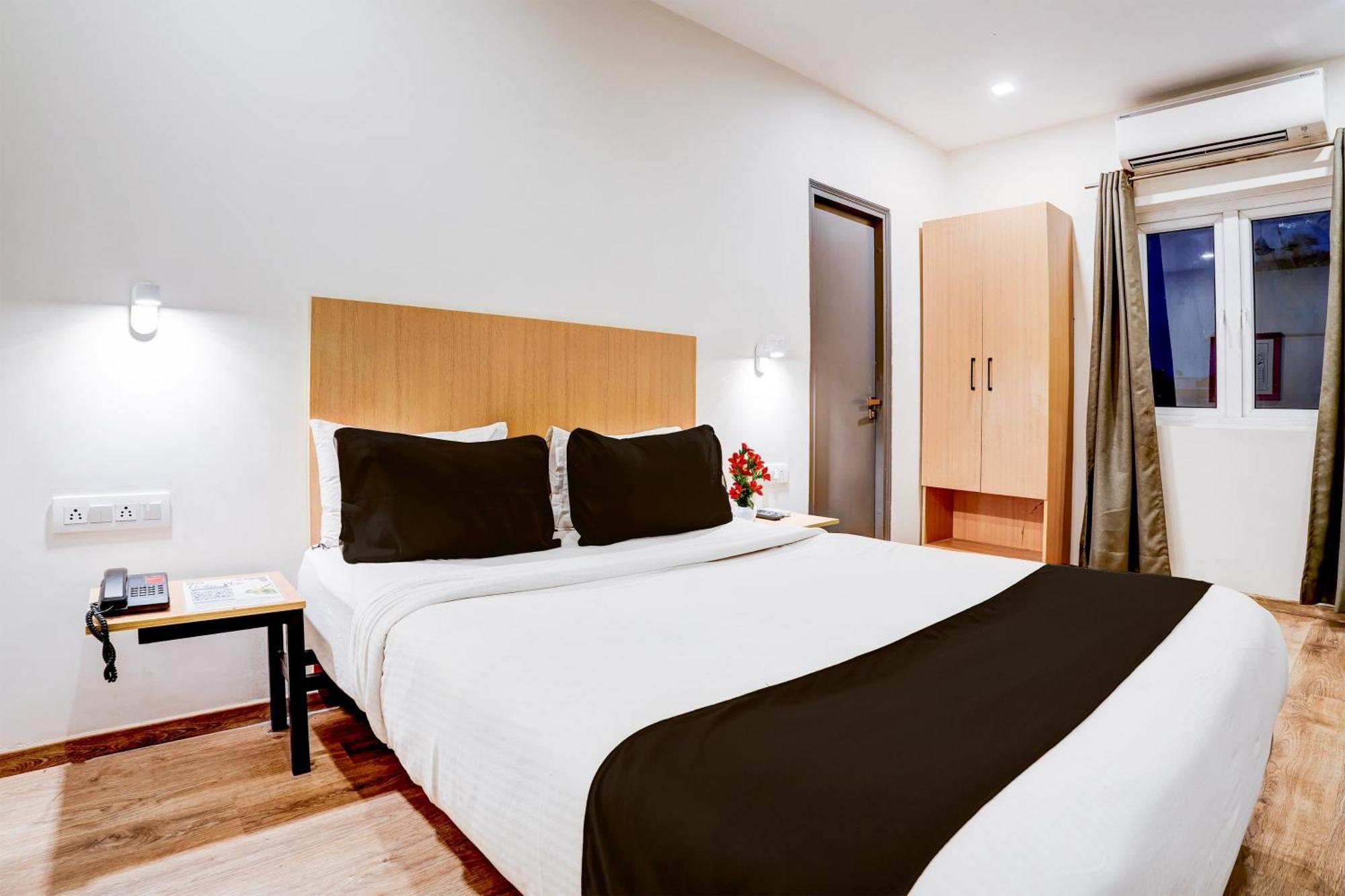Super Townhouse Ulsoor Near Halasuru Metro Station Бангалор Экстерьер фото